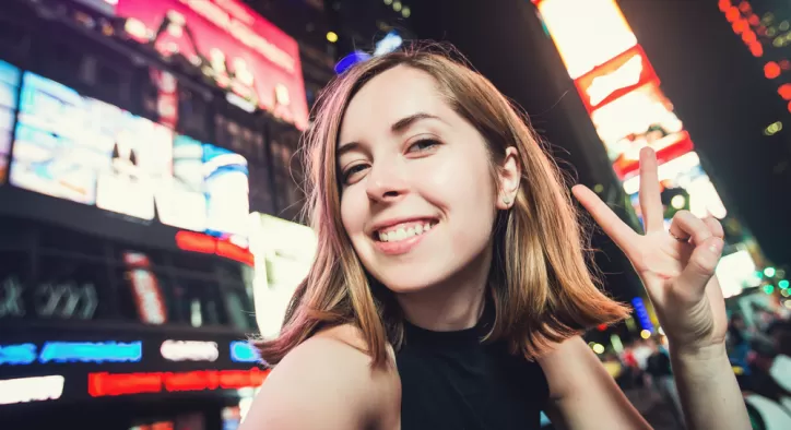 Cool Selfie Pozları – Fotoğraflarda Nasıl Daha Güzel Çıkabilirsiniz?