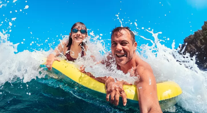 Selfielerde Nasıl Güzel Çıkılır? En Güzel Selfie Pozları Hangileri?